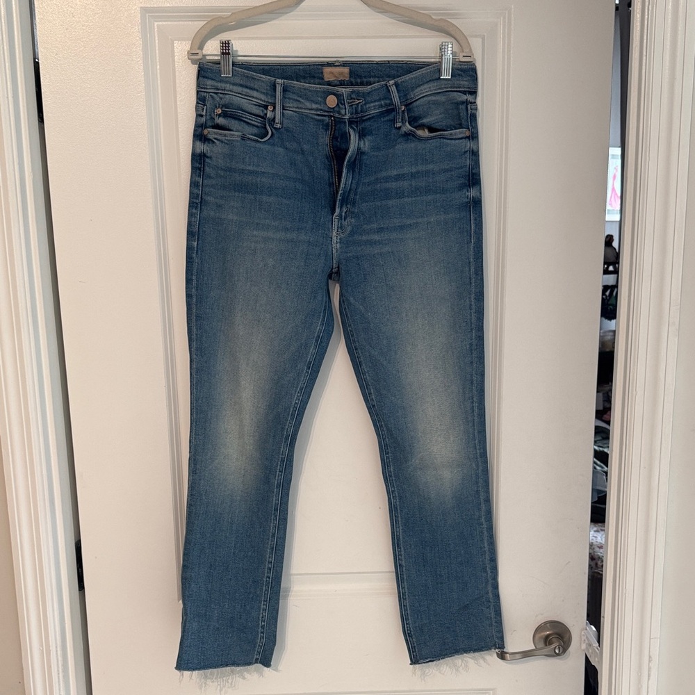 MOTHER Cropped Denim Jeans in Classic Blue